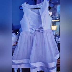 Gorgeous Cream color dress Young girls Formal dress Size 14. 5. Only worn once.